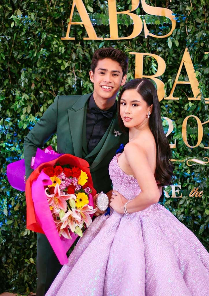 These Are The 10 Most Stylish Celebrity Couples And Love Teams Donkiss